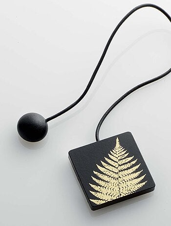 1 Embrasse aimantee Lisette or bordeaux