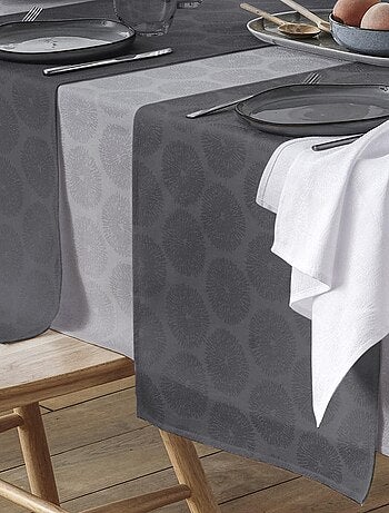 2 sets de table en damassés