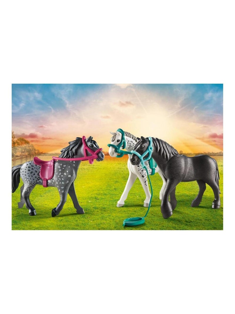3 chevaux : Frison, Knabstrupper et Andalo N/A - Kiabi