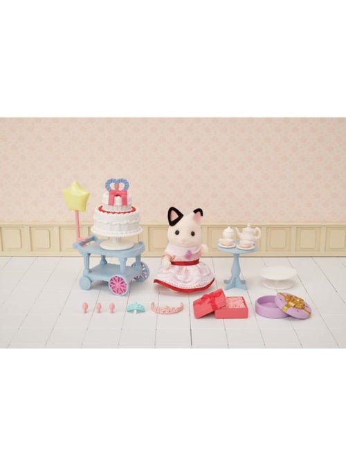 5646 'Sylvanian Families' La fille chat bicolore et son goûter danniversaire - Kiabi