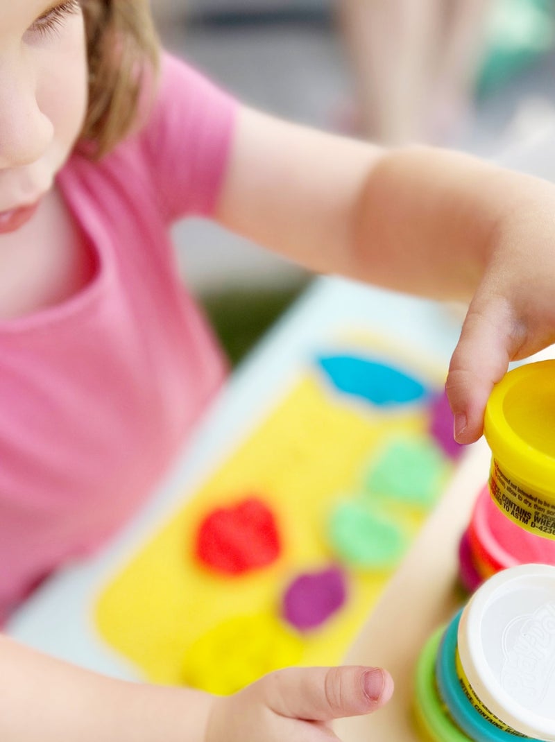 6 Boites de pâte à modeler + tablier + tapis et accessoires 'roba x Play-Doh' N/A - Kiabi