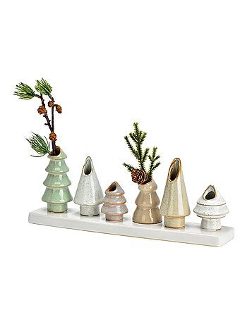6 Petits vases en forme de sapin