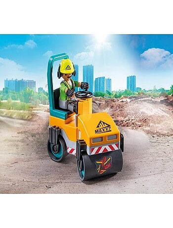 Action Heroes Ouvriers avec rouleau compresseur et signalisation