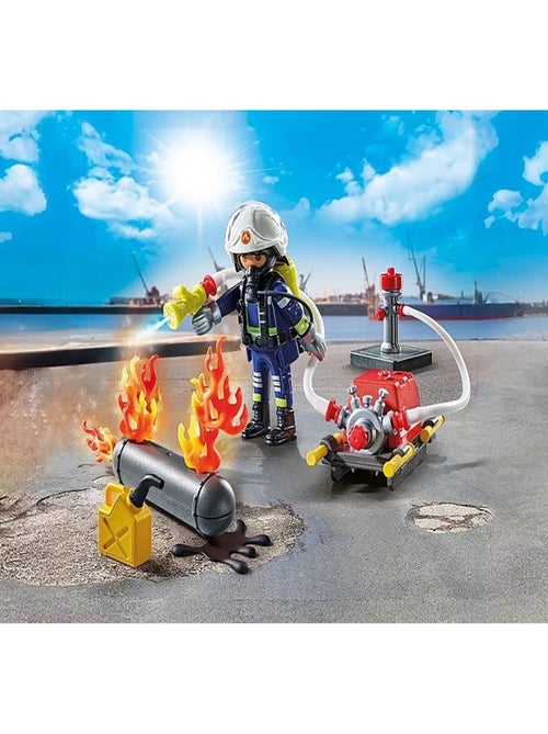 Action Heroes Pompier avec pompe à eau et réservoir enflammé - Kiabi