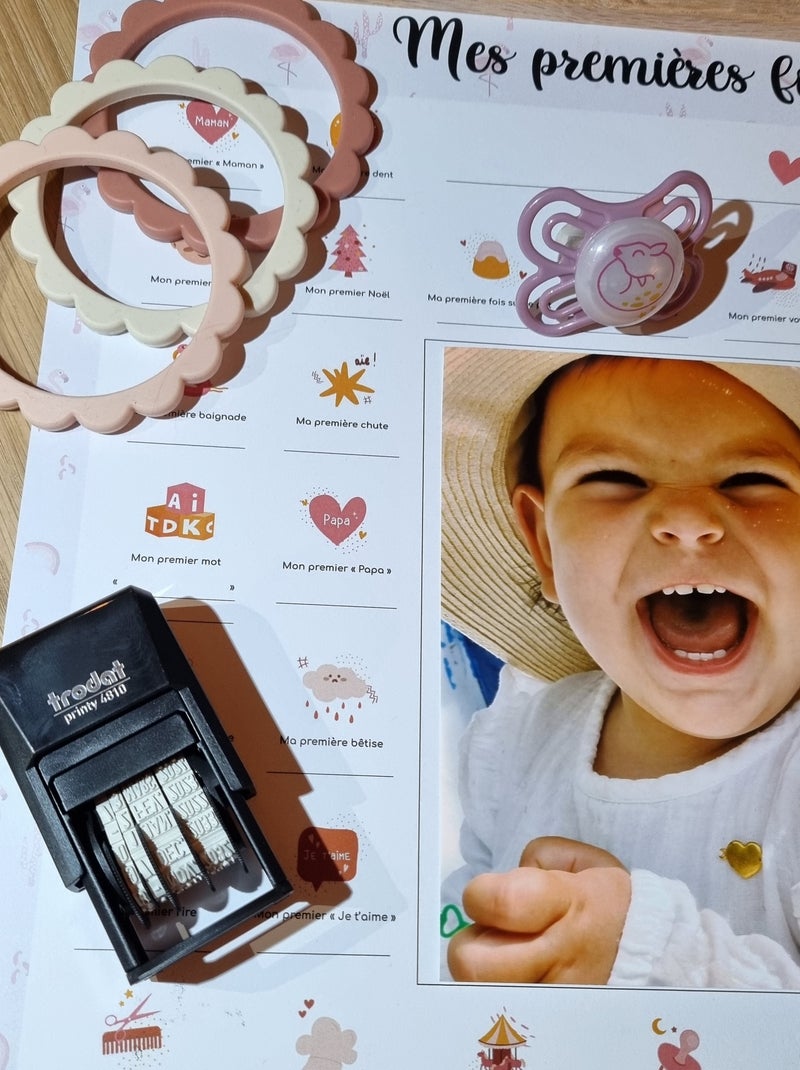 Affiche Mes Premières Fois à tamponner + Kit Empreintes + Tampon Dateur + Cadre Photo - Flamant Rose - Kiabi