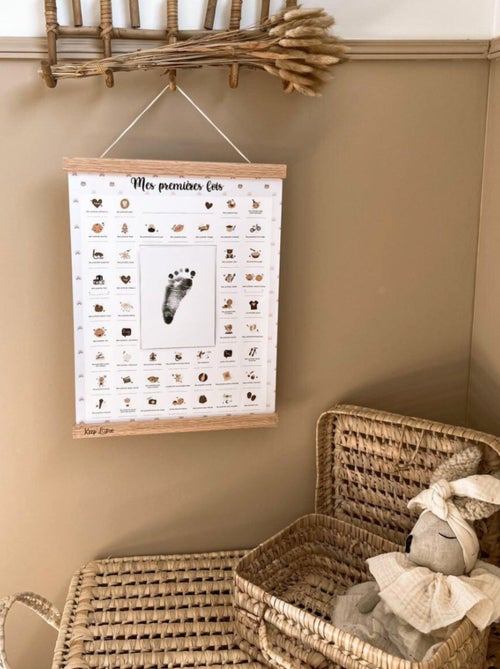 Affiche Mes Premières Fois à tamponner + Tampon Dateur + Baguettes de Suspension - Ourson - Kiabi