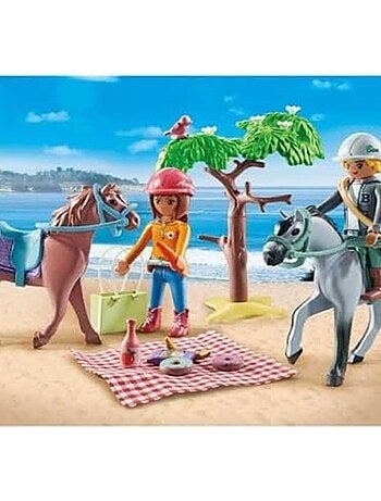Amélia et Ben avec Chevaux