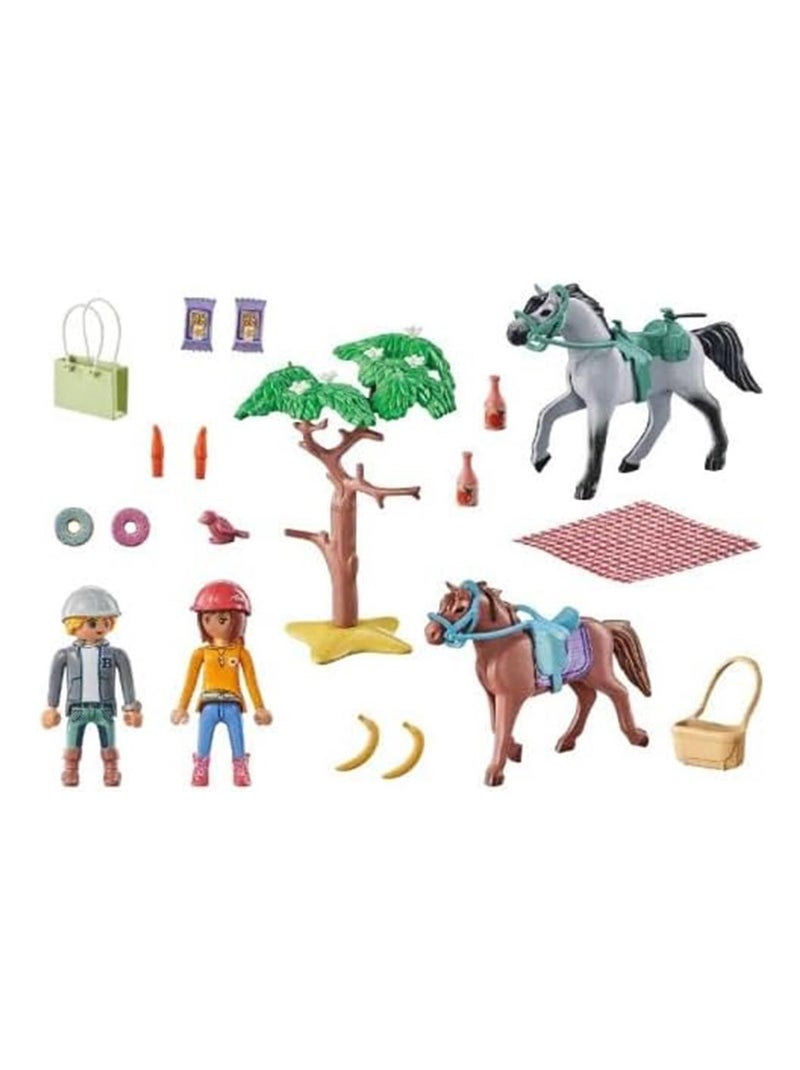 Amélia et Ben avec Chevaux N/A - Kiabi