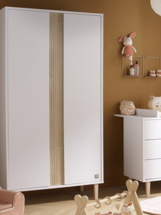 Armoire 2 portes avec détail imitation bois texturé et pieds bois - SAUTHON