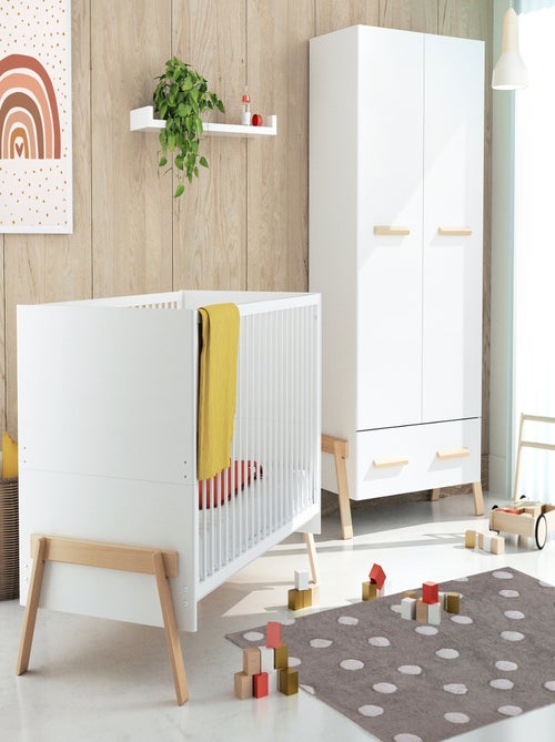 AT4 - Chambre bébé lit, commode à langer 3 Tiroirs + armoire en bois - Kiabi AT4 - Chambre bébé lit, commode à langer 3 Tiroirs + armoire en bois - Kiabi