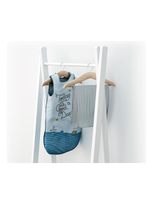 AT4 - Porte vêtement enfant en bois HOOKI 50 x 30 x 130 cm - Kiabi