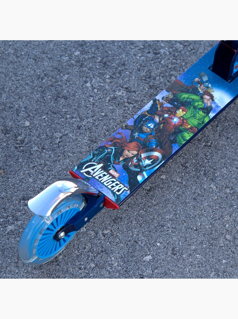 Avengers trottinette pliante à 2 roues avec lumières N/A - Kiabi