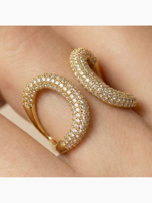 Bague Luxenter en zircone brillante avec finition en or jaune 18 carats - Rudma - Kiabi Bague Luxenter en zircone brillante avec finition en or jaune 18 carats - Rudma - Kiabi
