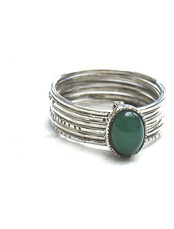 Bague semainier touareg ciselée et cabochon cornaline verte