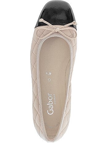 Ballerine matelassée bout vernis noir