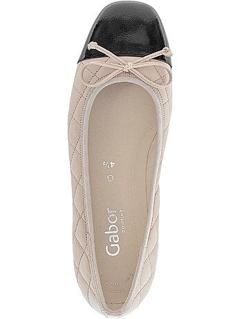 Ballerine matelassée bout vernis noir