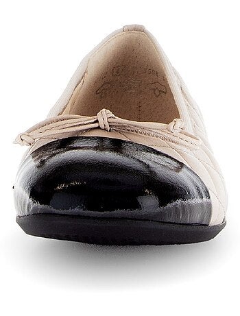 Ballerine matelassée bout vernis noir