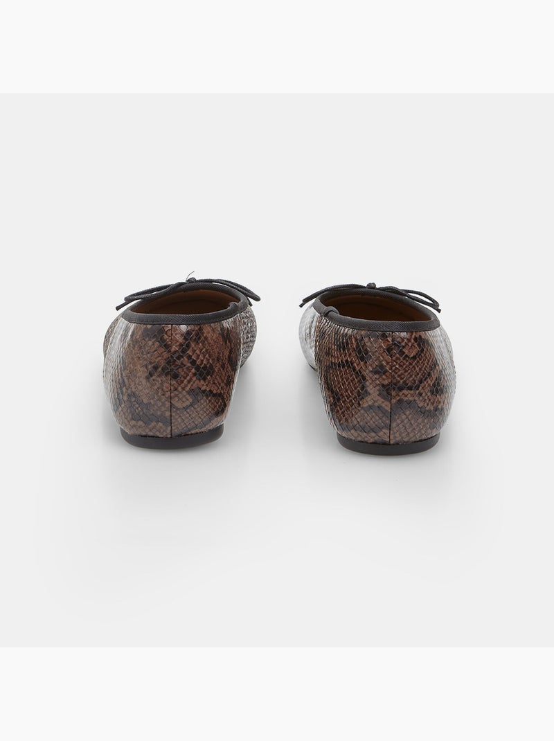 Ballerine plates  Bata avec bordure et nœud noir Marron - Kiabi