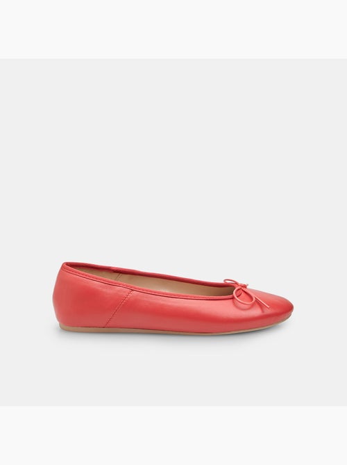 Ballerine plates  Bata avec bordure et nœud noir - Kiabi
