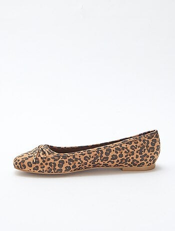 Ballerines à motif léopard en suédine