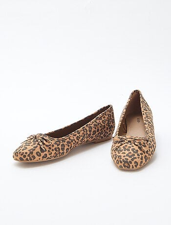 Ballerines à motif léopard en suédine