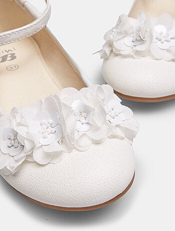 Ballerines avec nœud BATA