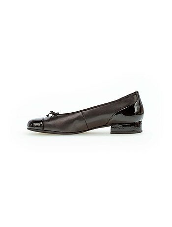 Ballerines en combinaison cuirs