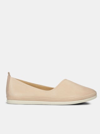 Ballerines en cuir BATA