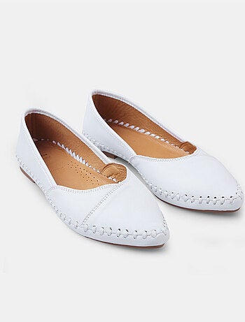 Ballerines en cuir BATA