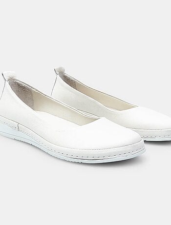 Ballerines en cuir bata