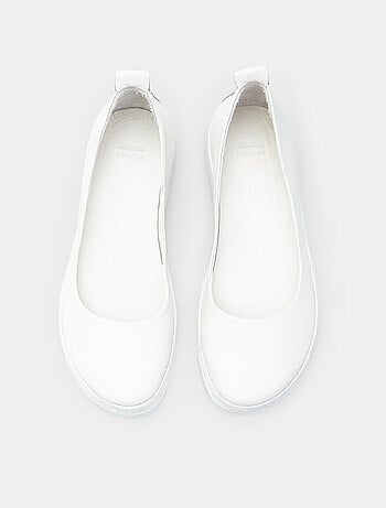 Ballerines en cuir bata
