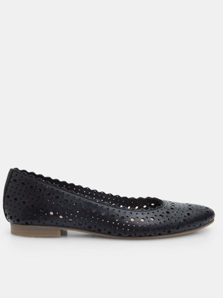 Ballerines en cuir BATA