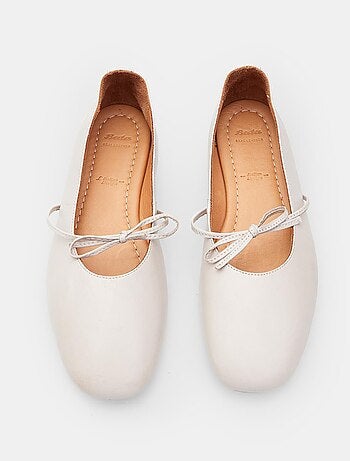 Ballerines en cuir confortables avec noeud bata
