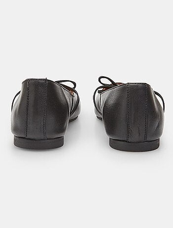 Ballerines en cuir confortables avec noeud bata