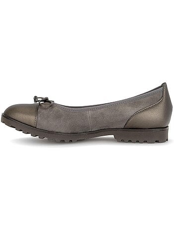 Ballerines en cuirs combinés