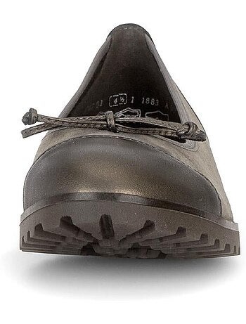 Ballerines en cuirs combinés