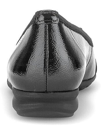 Ballerines en cuirs combinés