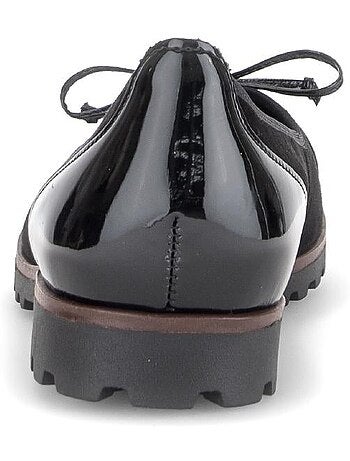 Ballerines en nubuck et vernis