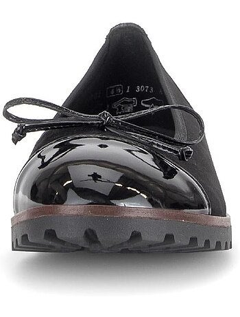 Ballerines en nubuck et vernis