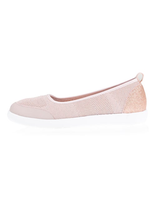 Ballerines facile à enfiler, semelle à mémoire forme, confortable et légère isotoner - Kiabi Ballerines facile à enfiler, semelle à mémoire forme, confortable et légère isotoner - Kiabi