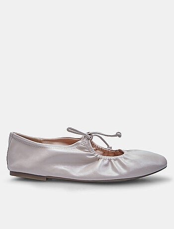Ballerines froncées avec noeud bata