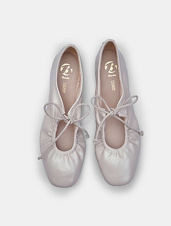 Ballerines froncées avec noeud bata