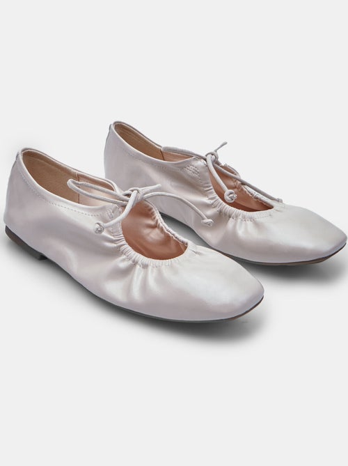 Ballerines froncées avec noeud BATA - Kiabi