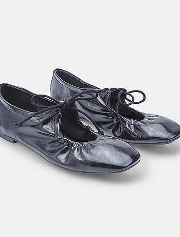 Ballerines froncées avec noeud BATA