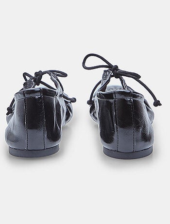 Ballerines froncées avec noeud BATA