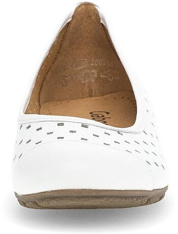 Ballerines perforées en cuir