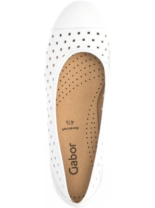 Ballerines perforées  en cuir - Kiabi