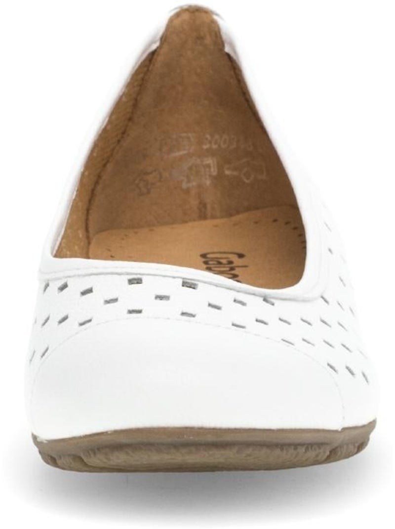 Ballerines perforées  en cuir Blanc - Kiabi