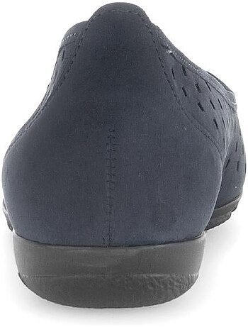 Ballerines perforées en Nubuck