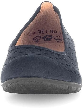 Ballerines perforées en Nubuck